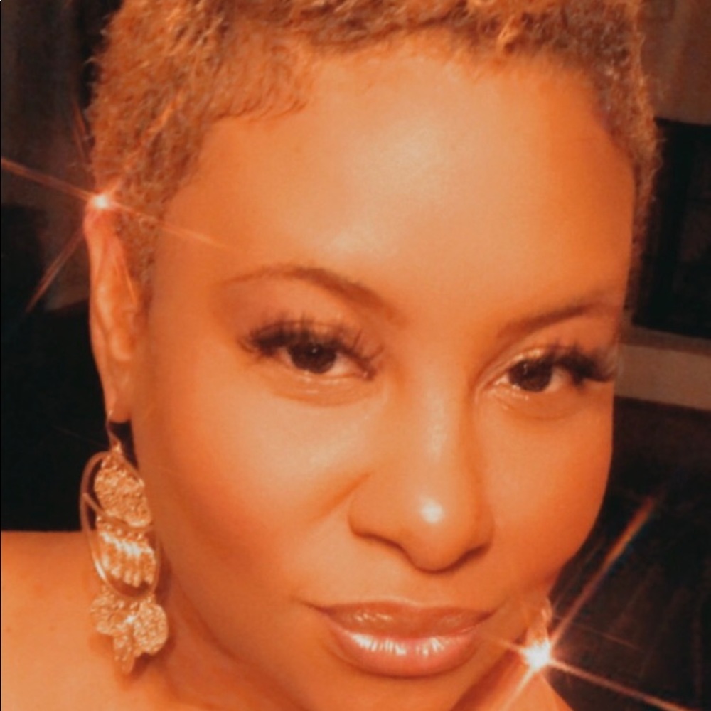 Meet your Posher, Tonniece